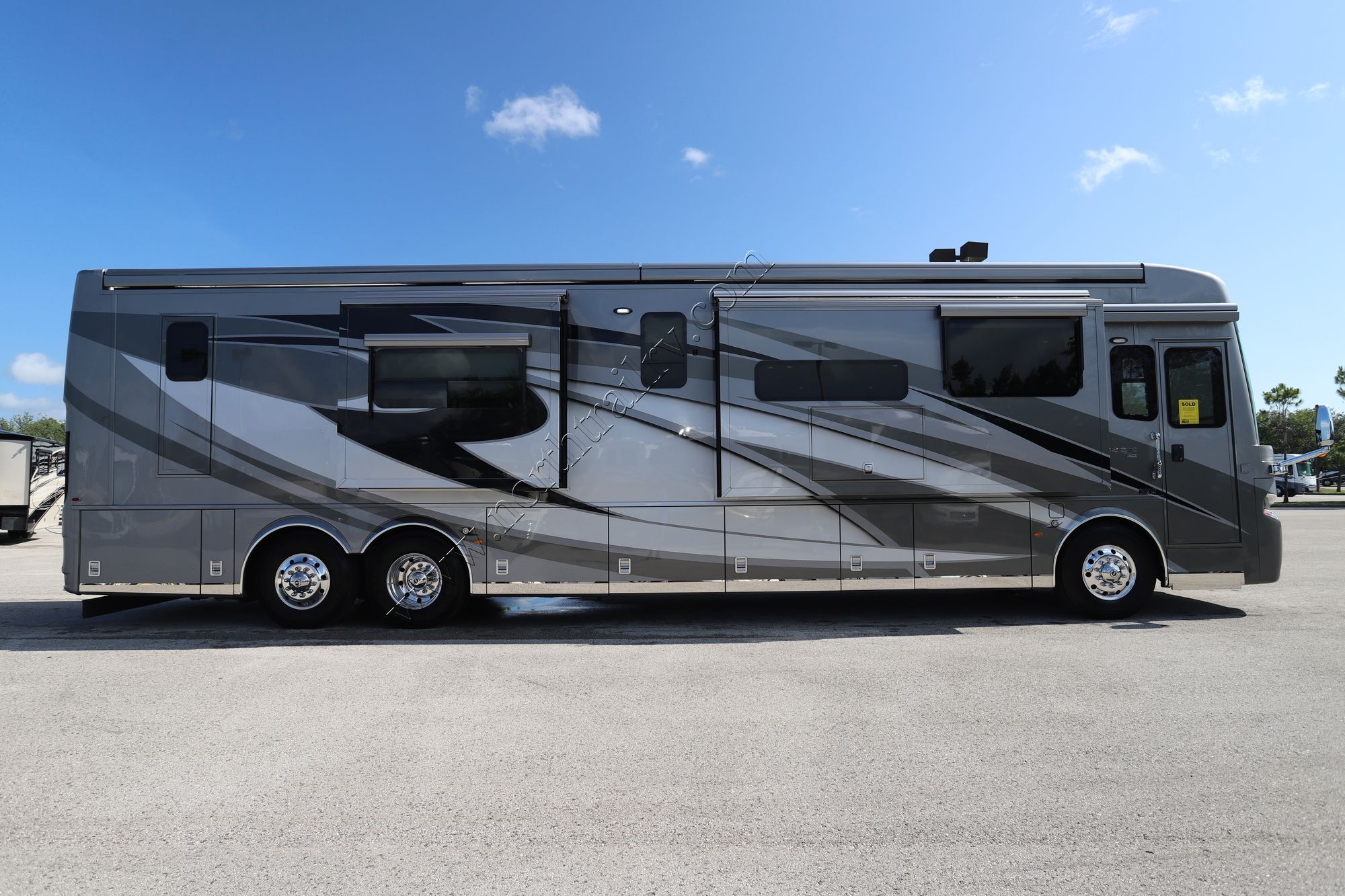 Used 2021 Newmar Essex 4551 Class A  For Sale