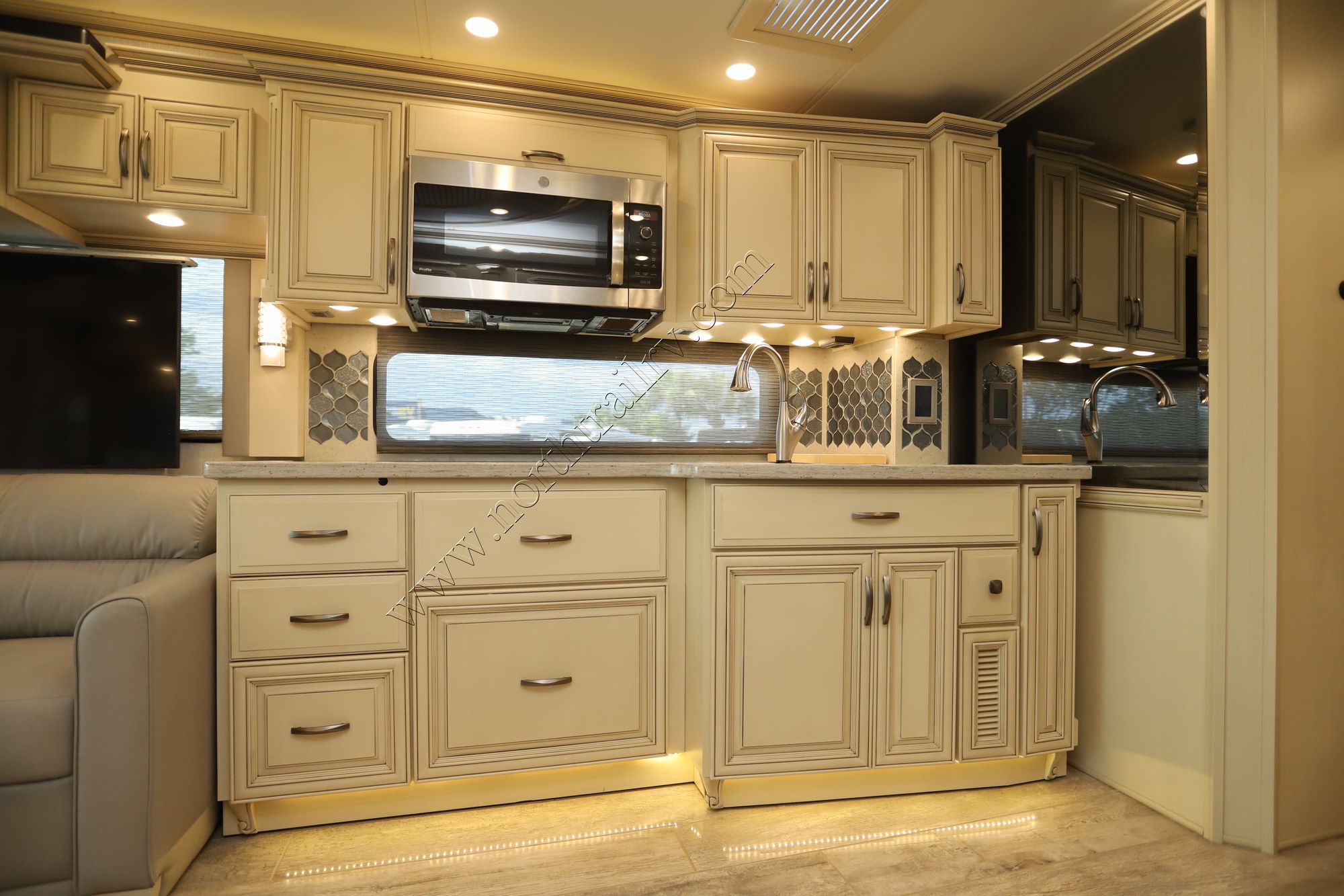 Used 2021 Newmar Essex 4551 Class A  For Sale