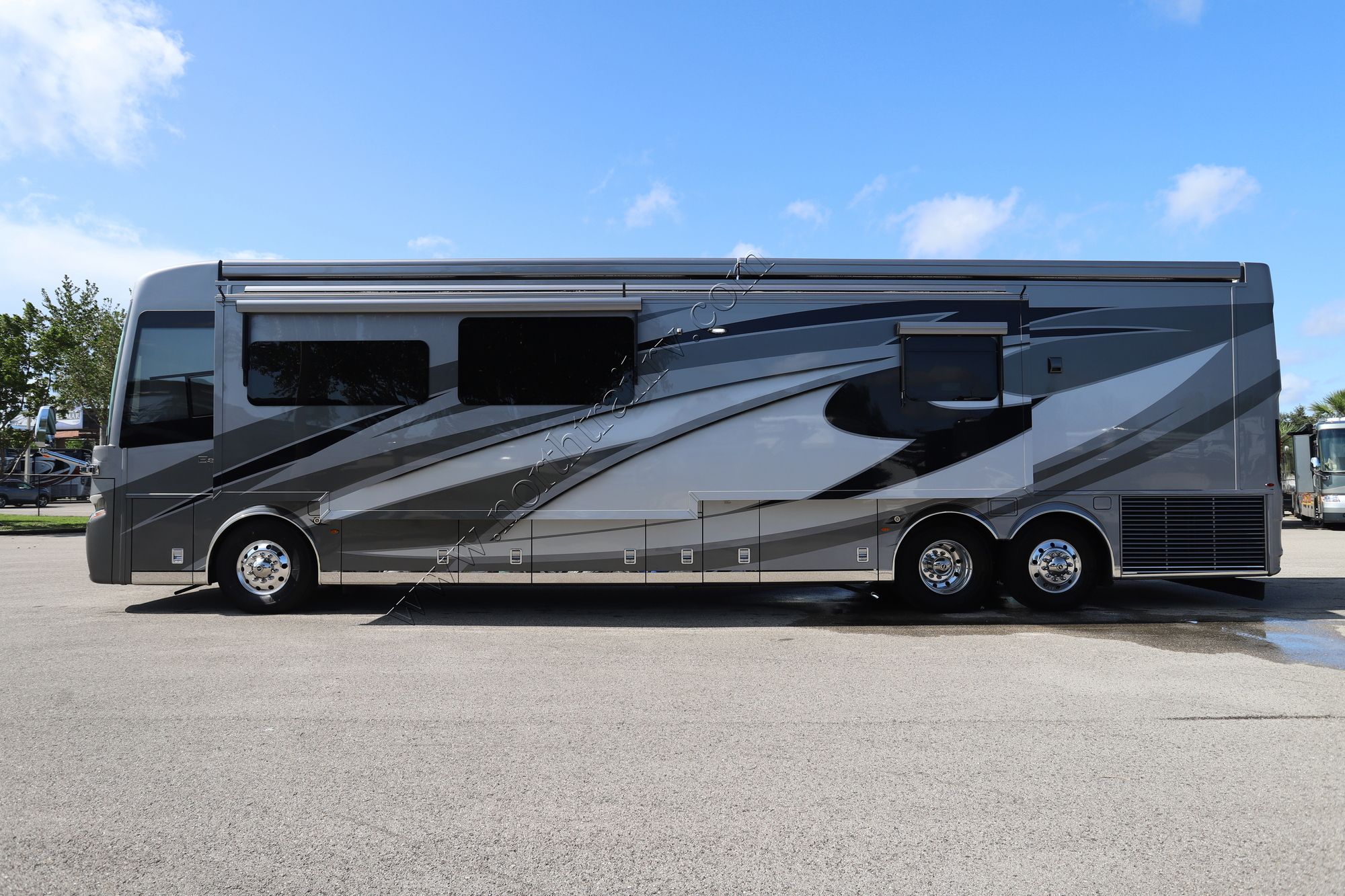 Used 2021 Newmar Essex 4551 Class A  For Sale