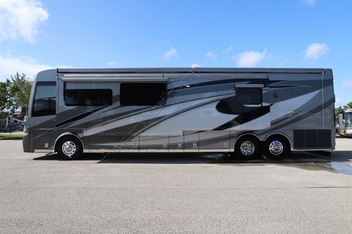 2021 Newmar Essex 4551