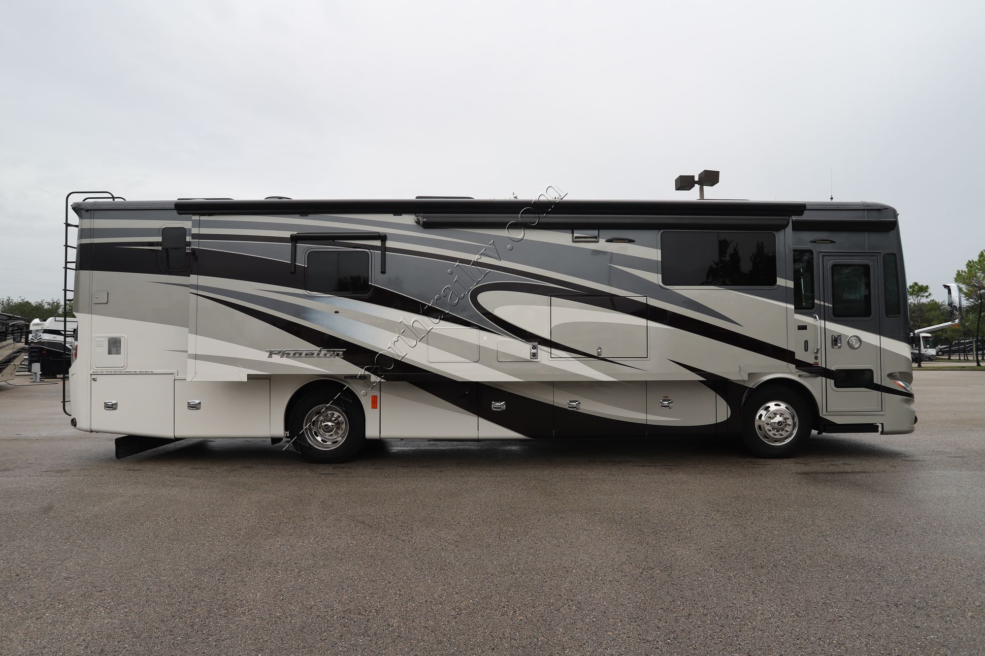 Used 2018 Tiffin Motor Homes Phaeton 37BH Class A  For Sale