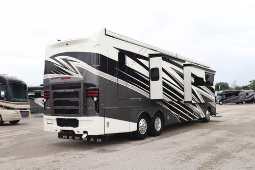 2023 Newmar Ventana 4369