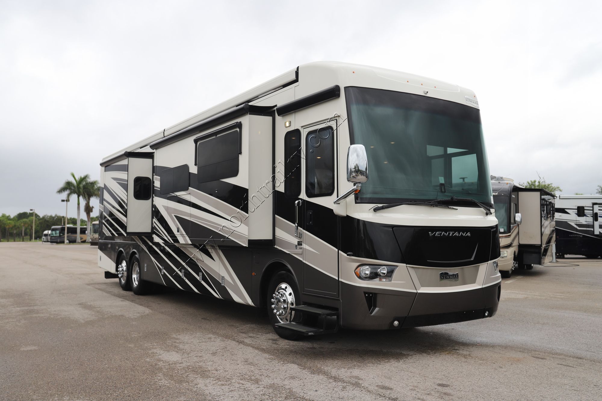Used 2023 Newmar Ventana 4369 Class A  For Sale