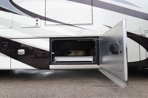 2018 Tiffin Motor Homes Phaeton 37BH
