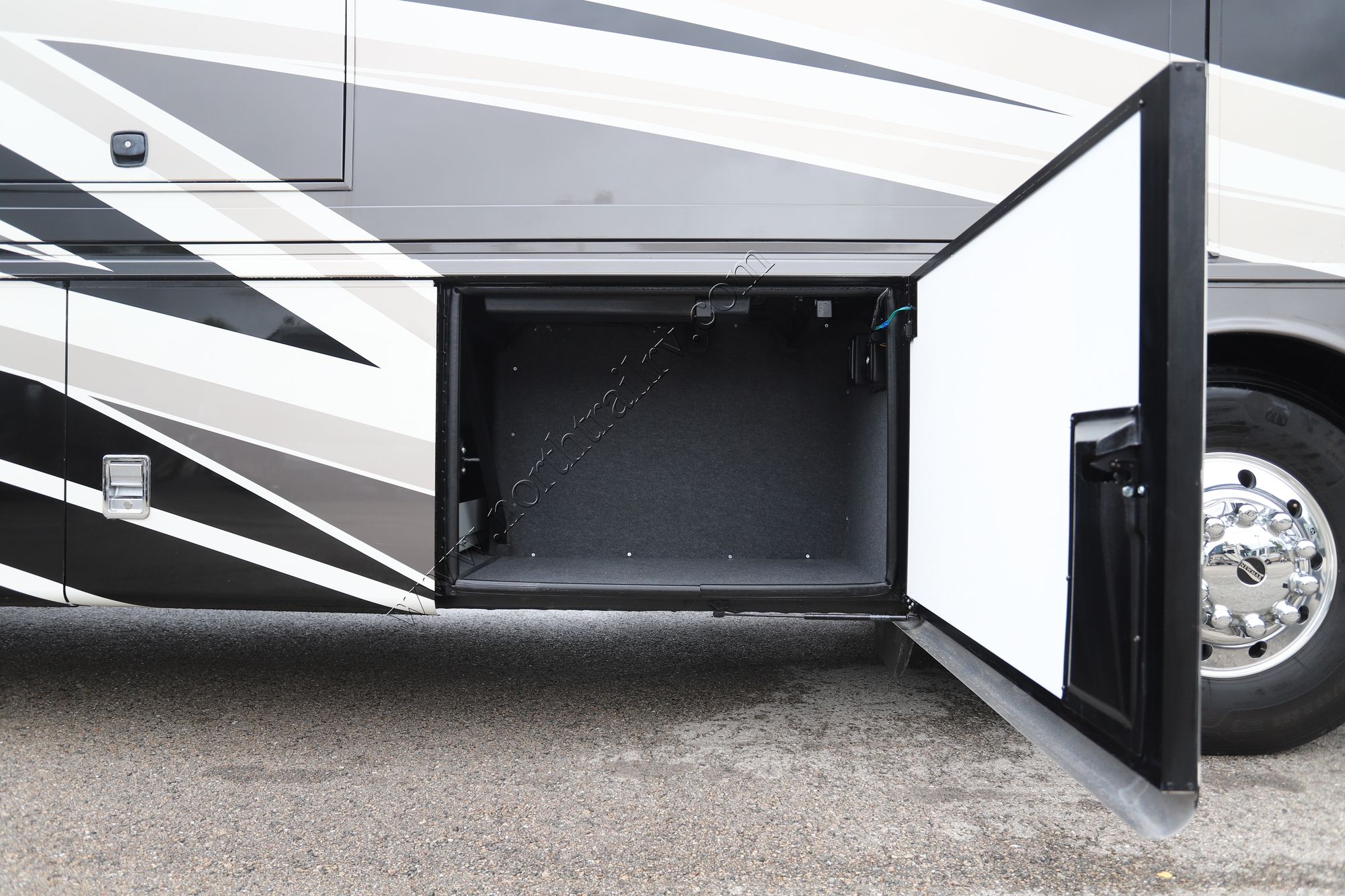 Used 2023 Newmar Ventana 4369 Class A  For Sale