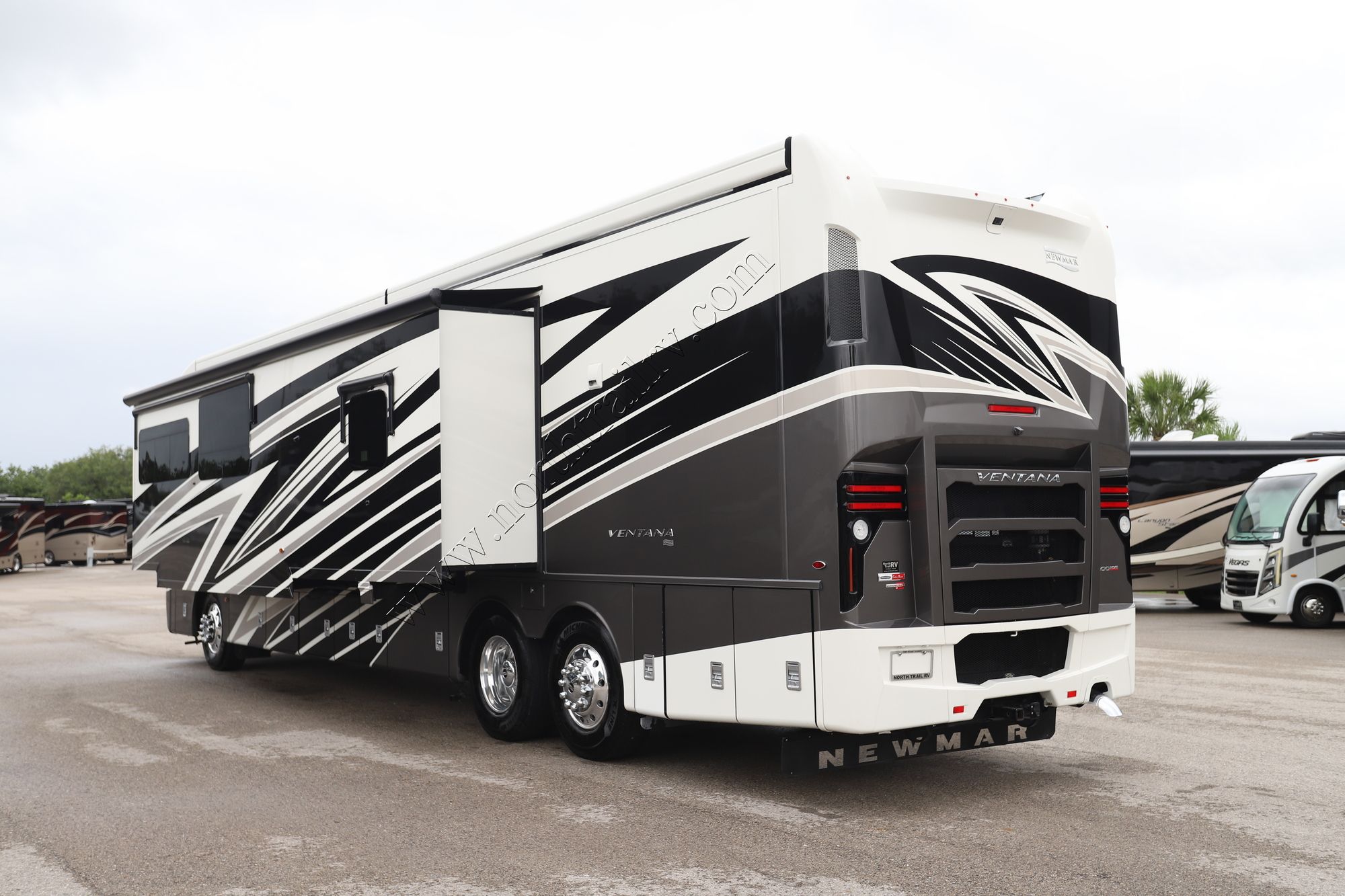 Used 2023 Newmar Ventana 4369 Class A  For Sale