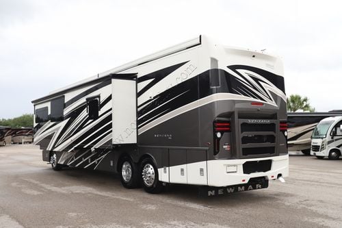 2023 Newmar Ventana 4369