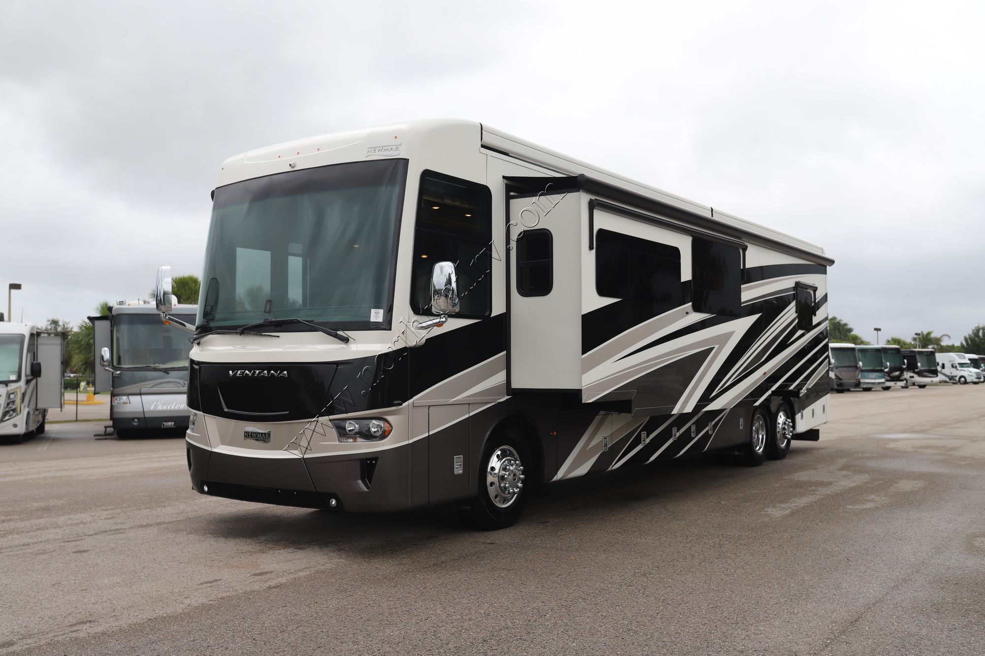 Used 2023 Newmar Ventana 4369 Class A  For Sale