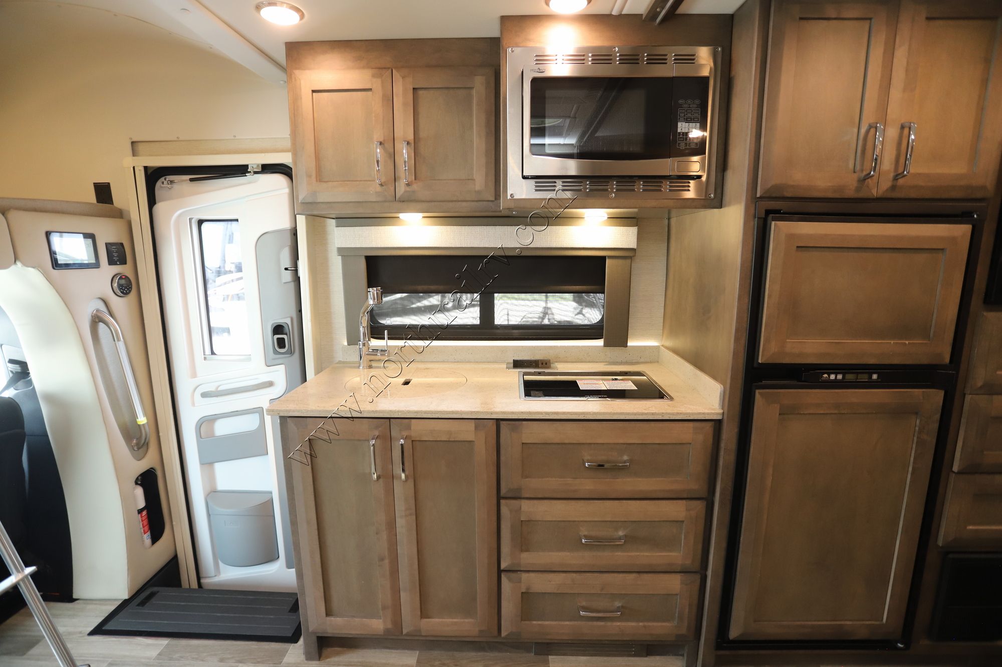 Used 2023 Tiffin Motor Homes Wayfarer 25RW Class C  For Sale