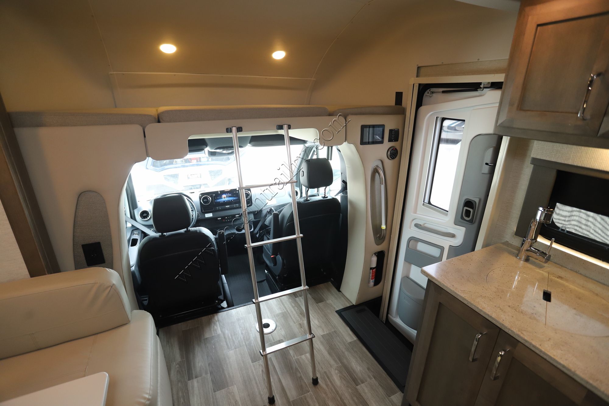 Used 2023 Tiffin Motor Homes Wayfarer 25RW Class C  For Sale