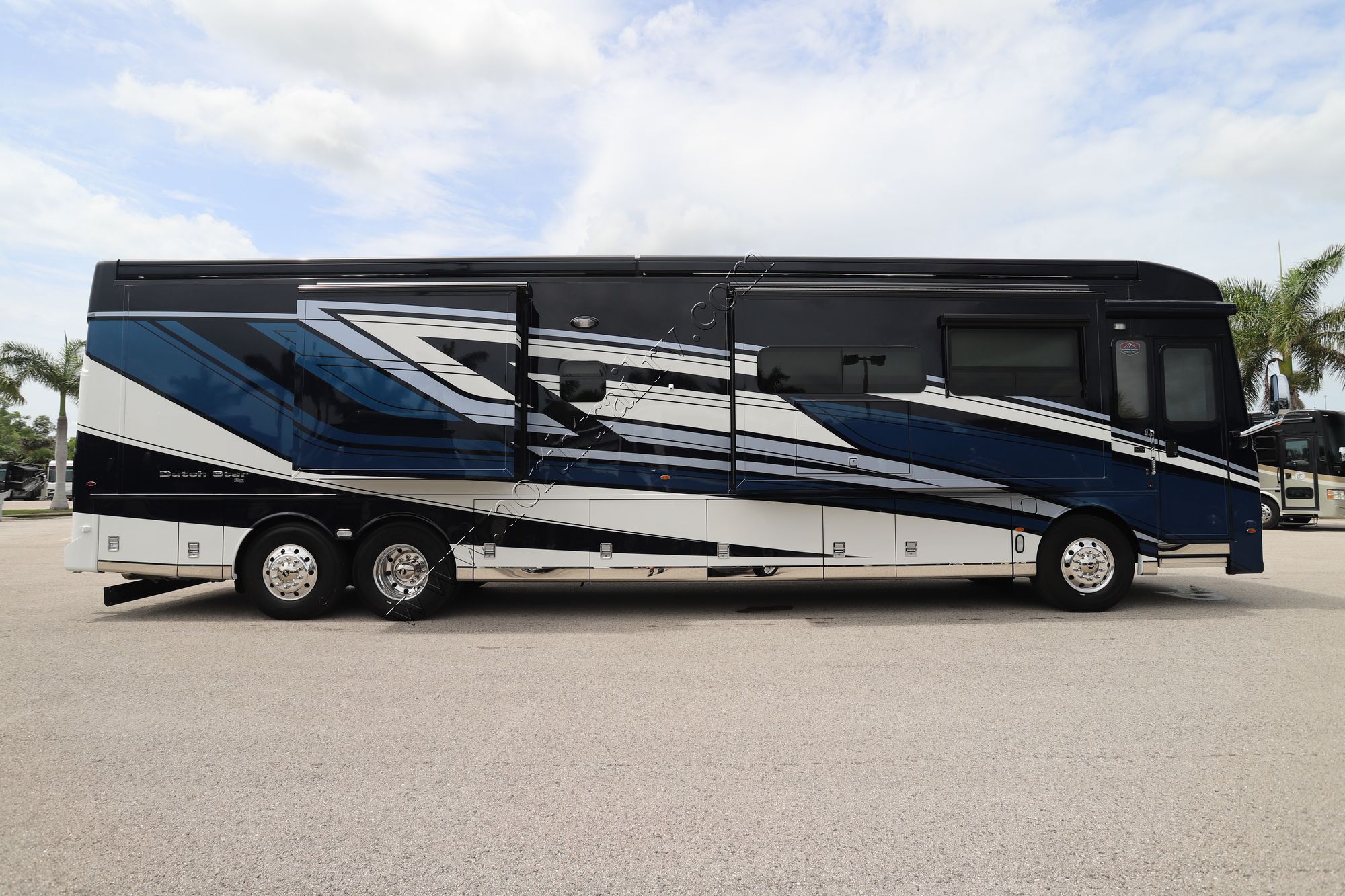 New 2026 Newmar Dutch Star 4325 Class A  For Sale