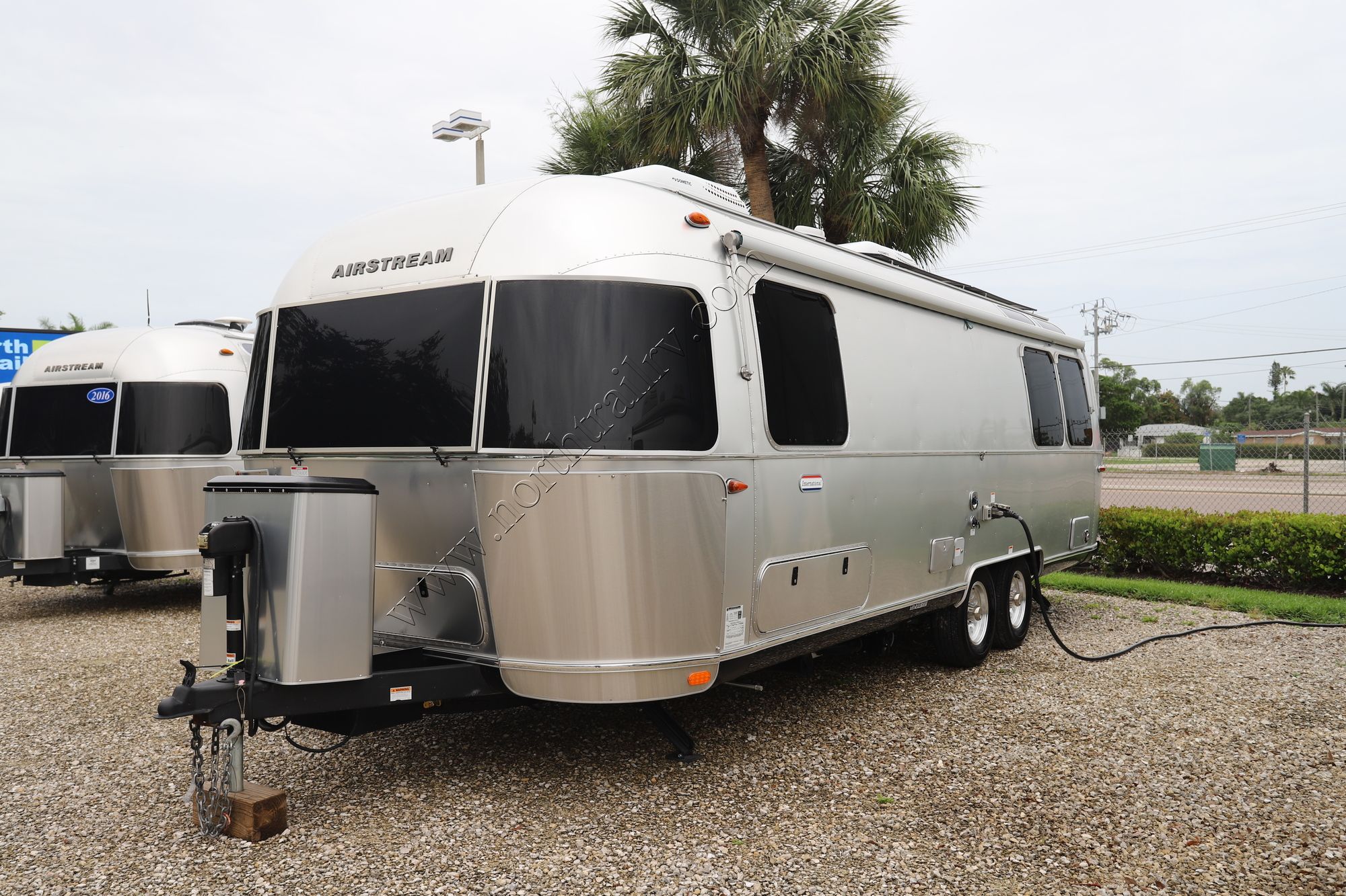 Used 2023 Airstream International 27FBT Travel Trailer  For Sale