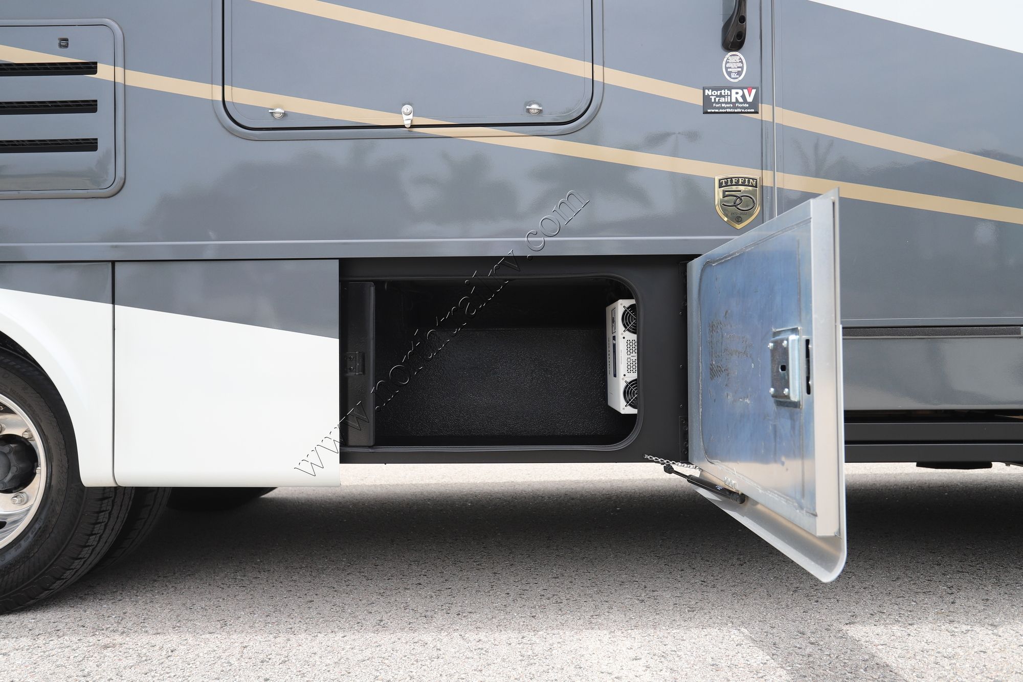 Used 2023 Tiffin Motor Homes Wayfarer 25RW Class C  For Sale