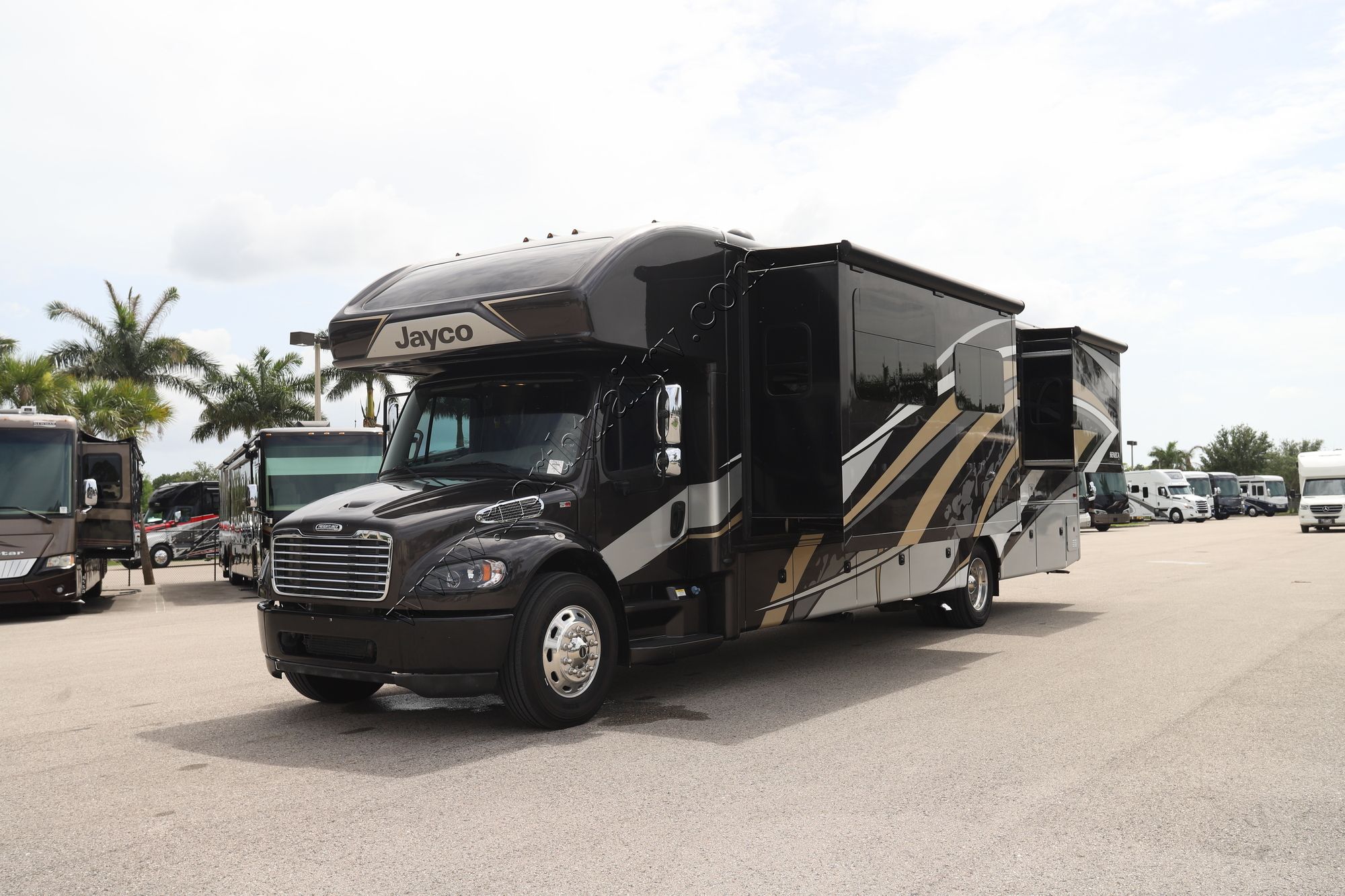 Used 2022 Jayco Seneca 37L Super C  For Sale