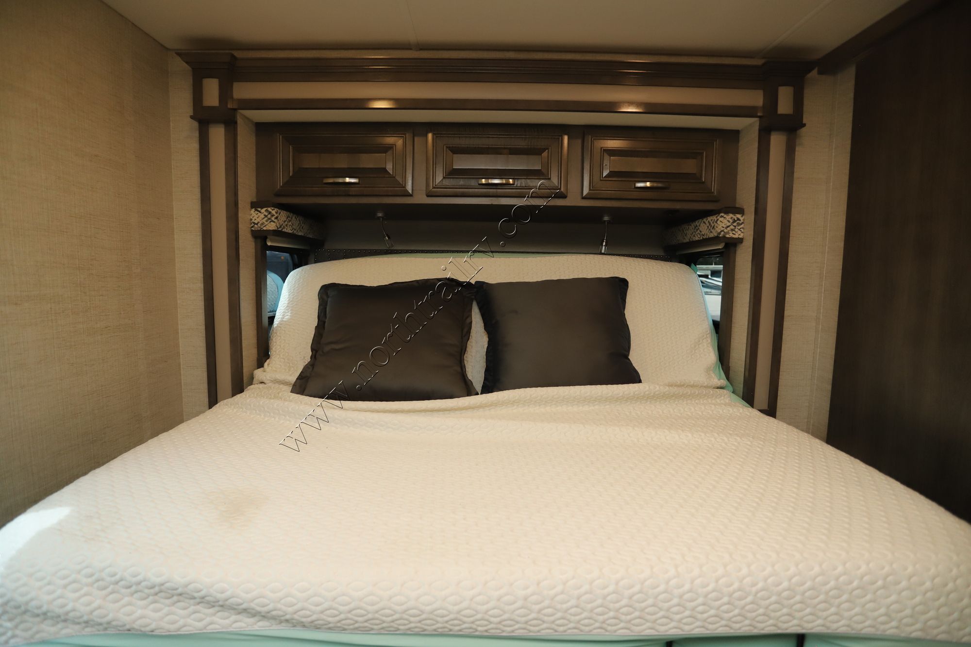 Used 2022 Jayco Seneca 37L Super C  For Sale