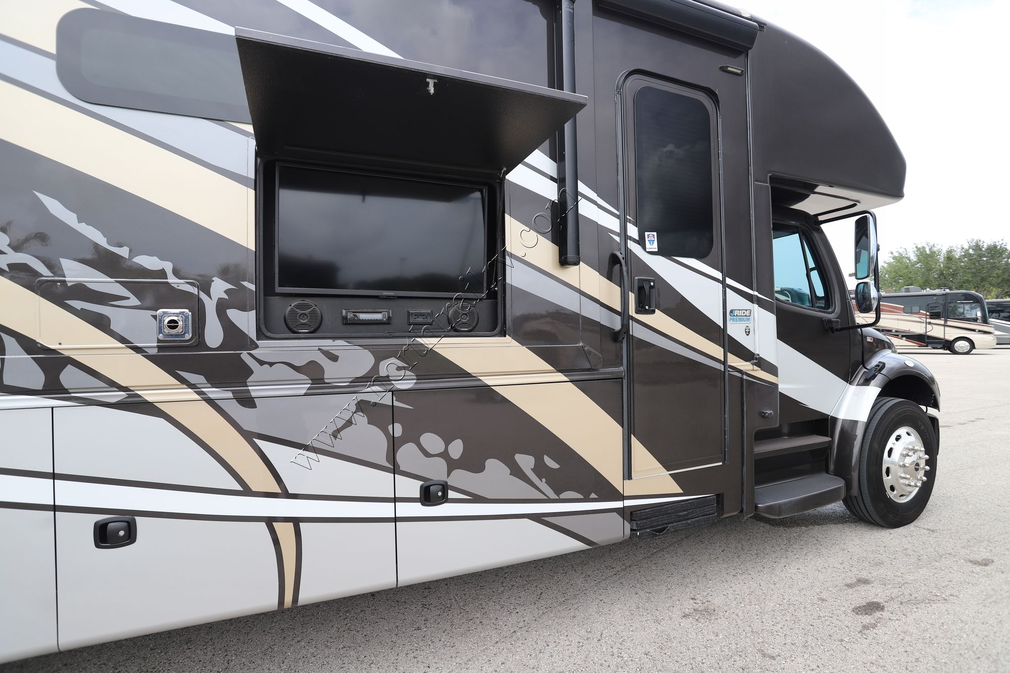 Used 2022 Jayco Seneca 37L Super C  For Sale