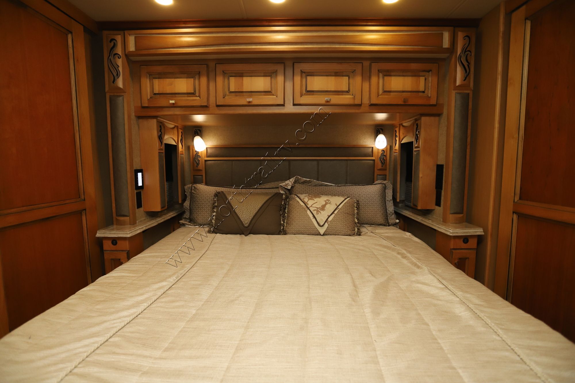 Used 2018 Tiffin Motor Homes Phaeton 40QBH Class A  For Sale