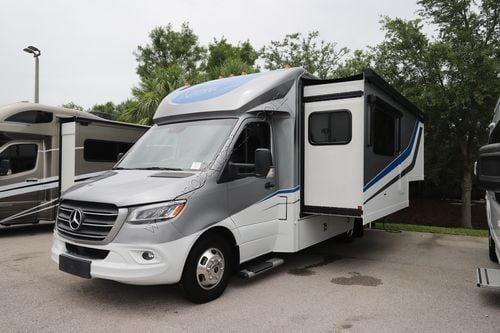 2022 Renegade Rv Vienna 25VFWS