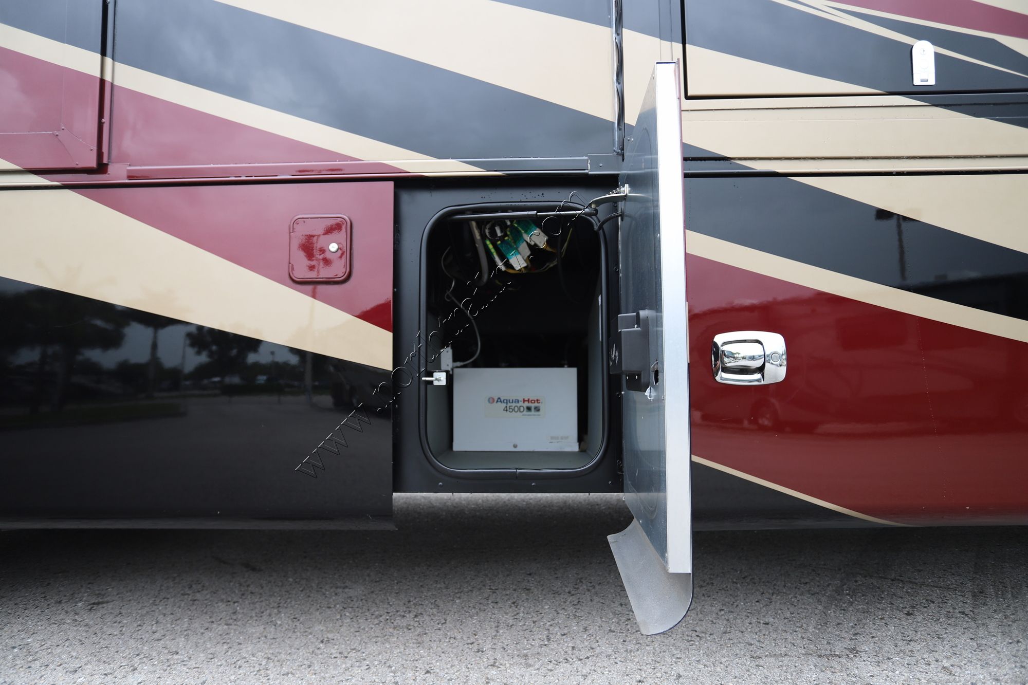Used 2018 Tiffin Motor Homes Phaeton 40QBH Class A  For Sale