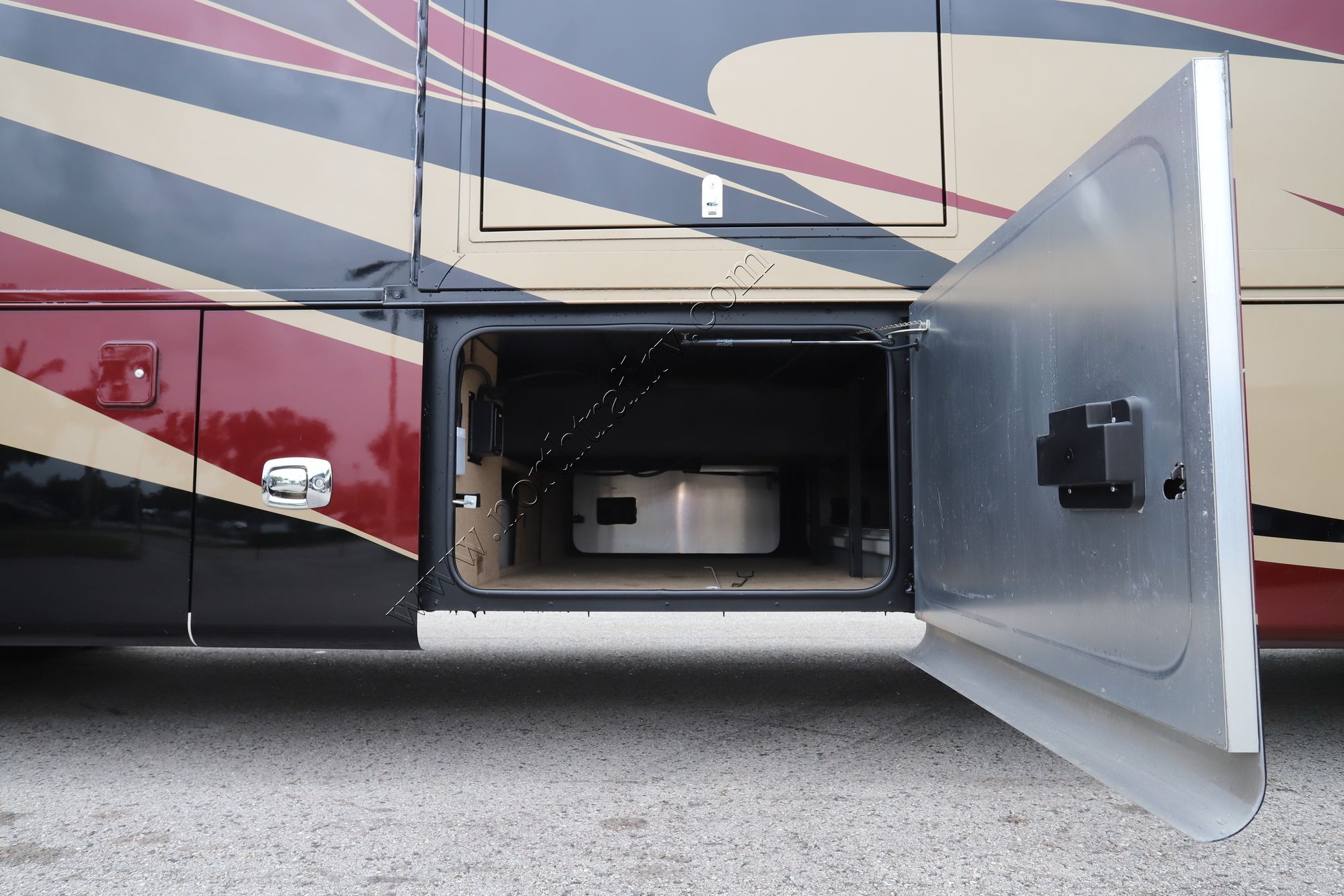 Used 2018 Tiffin Motor Homes Phaeton 40QBH Class A  For Sale