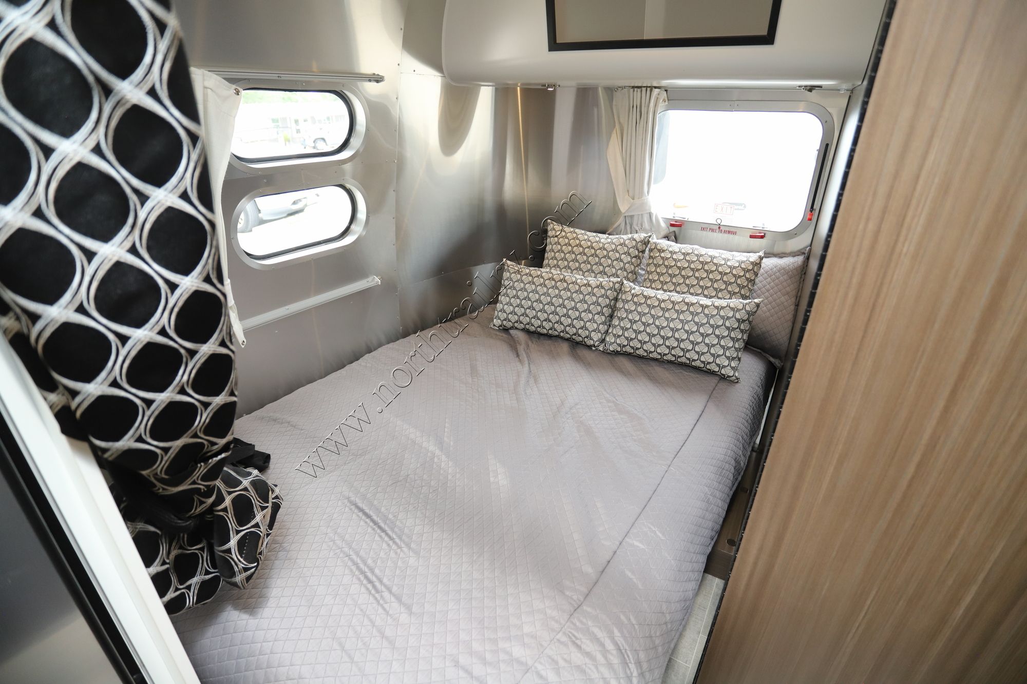 Used 2021 Airstream Caravel 19CB Travel Trailer  For Sale