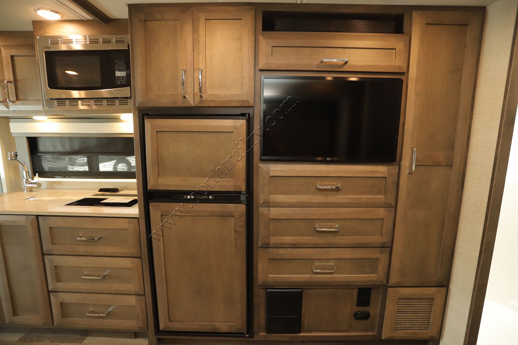 Used 2023 Tiffin Motor Homes Wayfarer 25RW Class C  For Sale