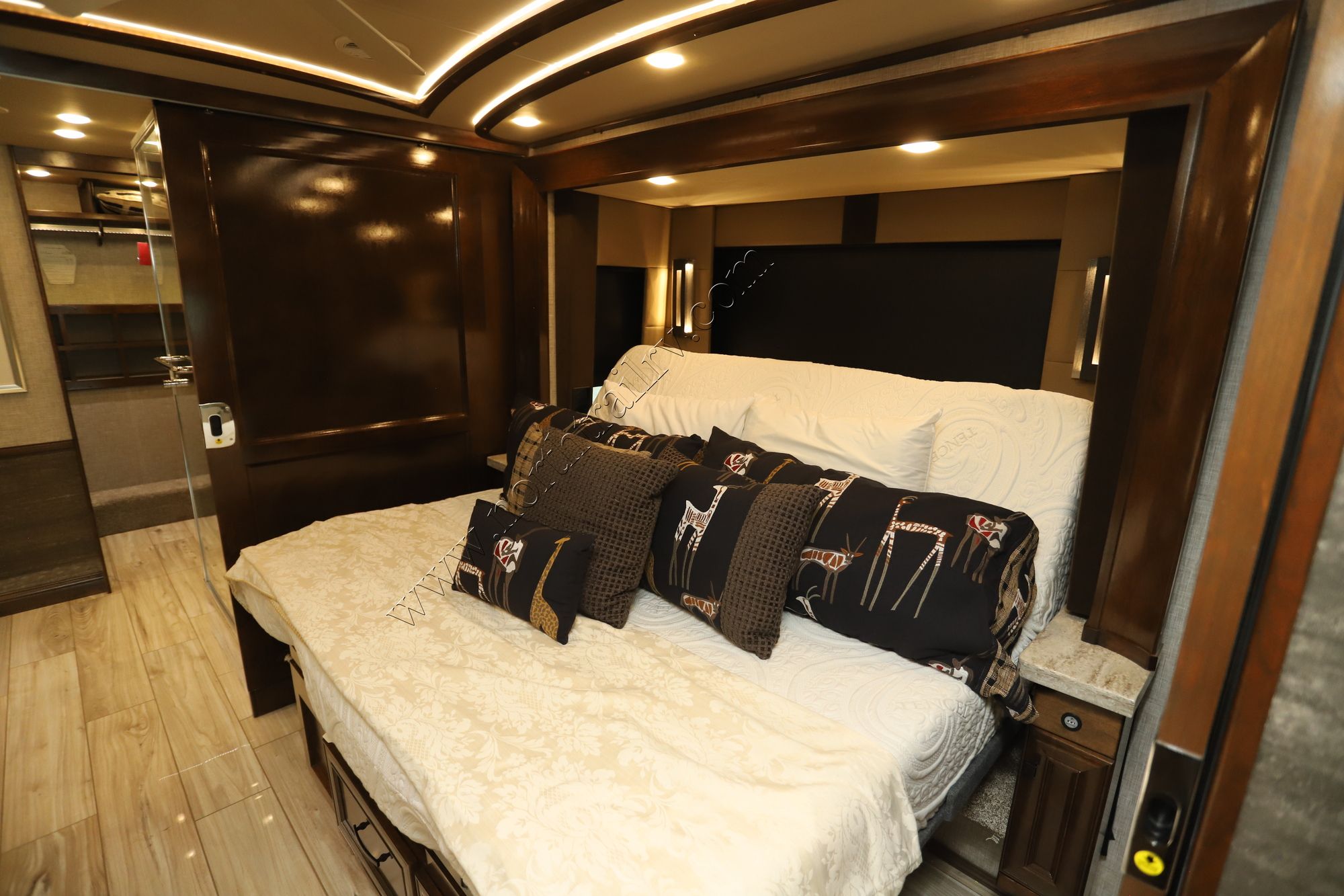 Used 2023 Tiffin Motor Homes Allegro Bus 45OPP Class A  For Sale