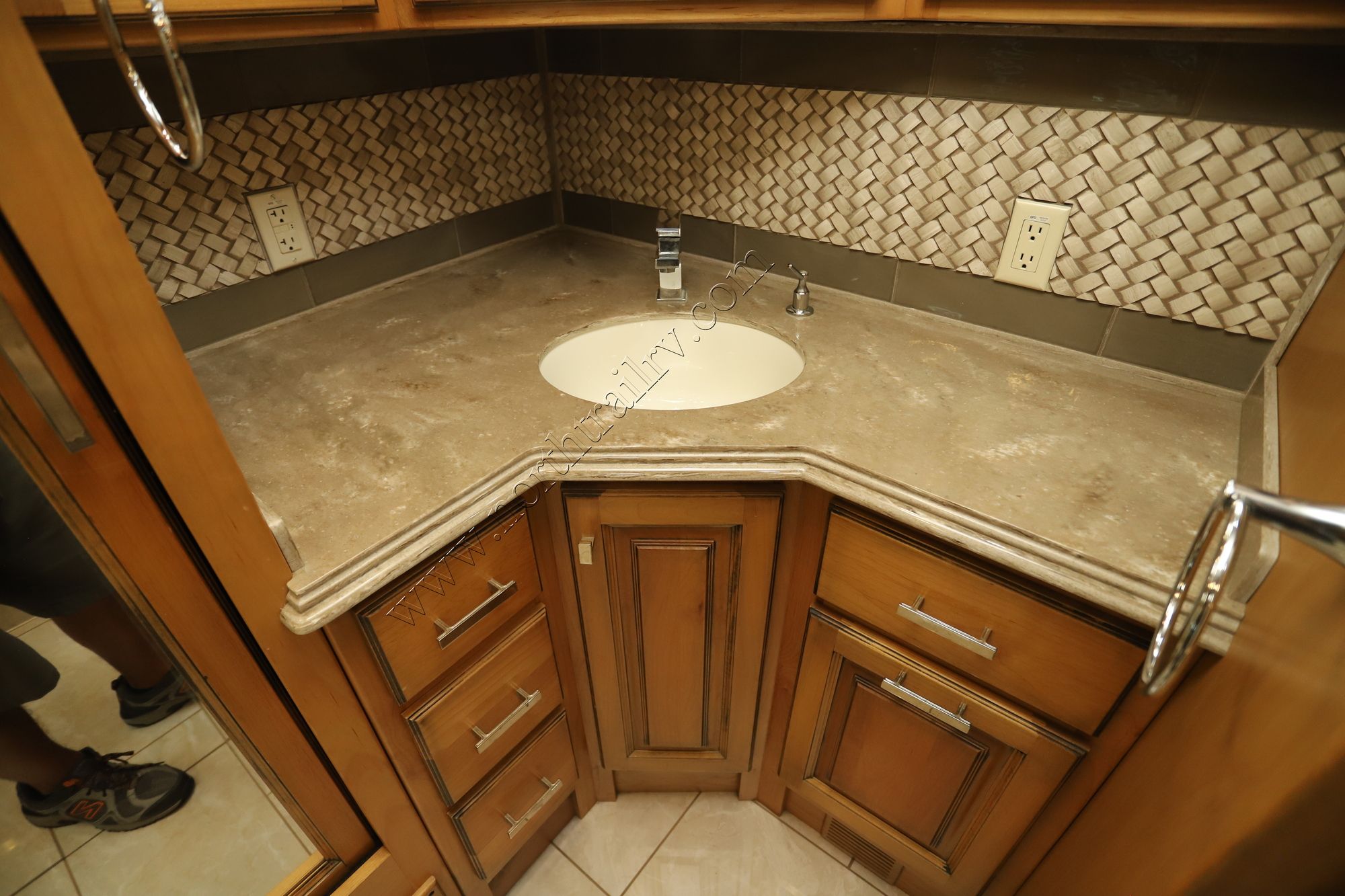 Used 2018 Tiffin Motor Homes Phaeton 40QBH Class A  For Sale