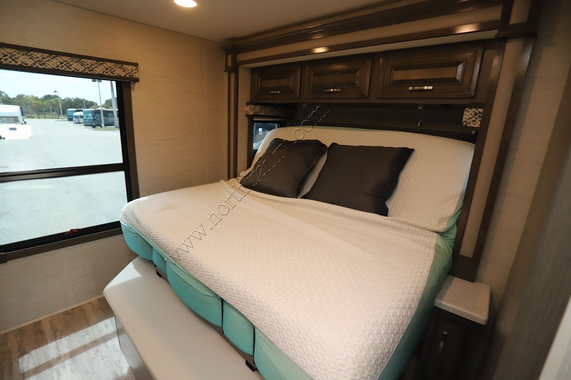 Used 2022 Jayco Seneca 37L Super C  For Sale