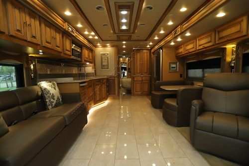 2018 Tiffin Motor Homes Phaeton 40QBH