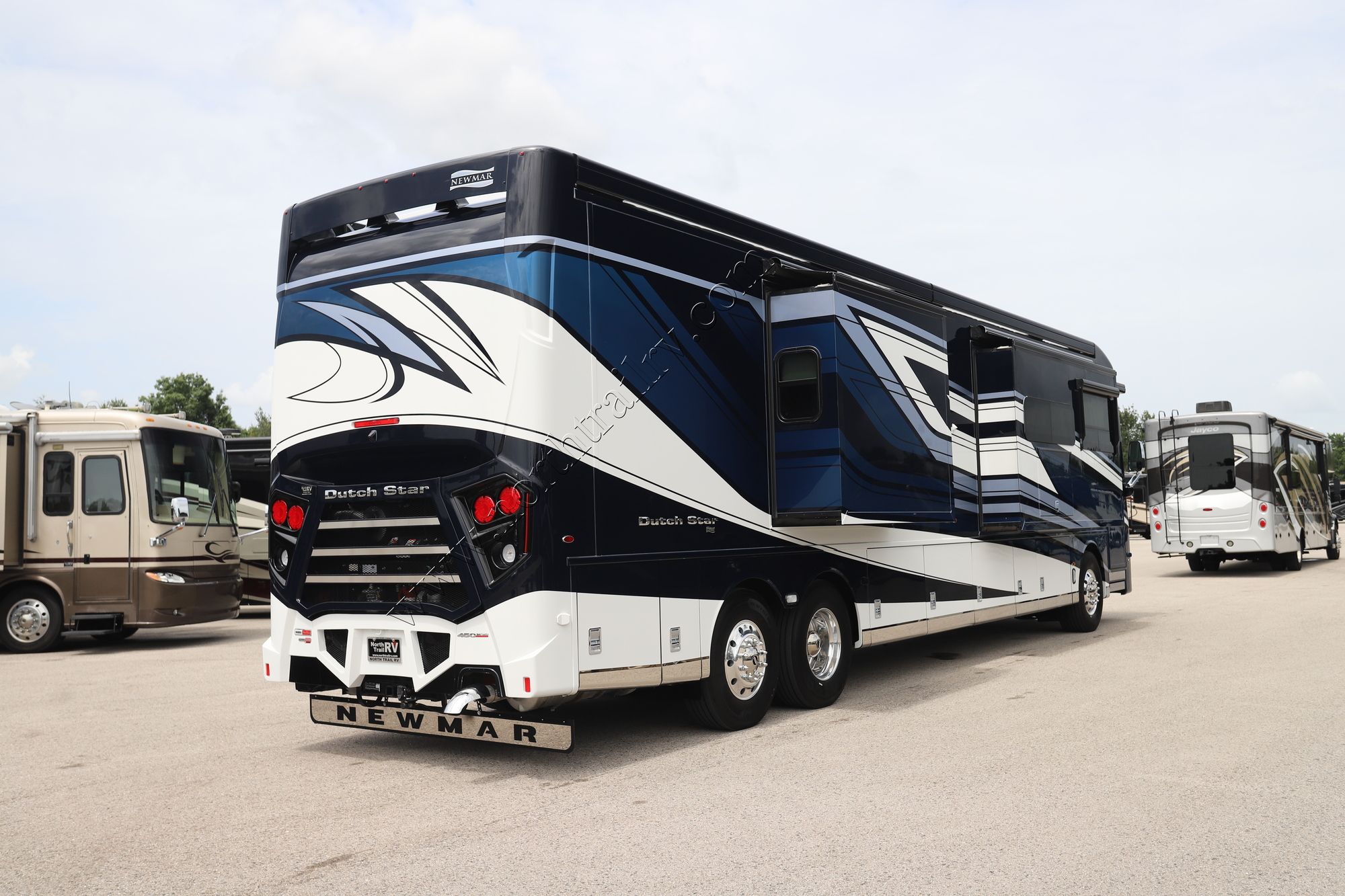 New 2026 Newmar Dutch Star 4325 Class A  For Sale