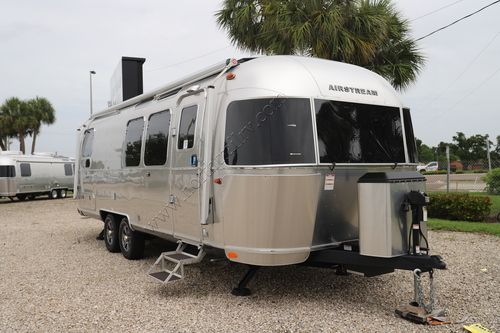 2025 Airstream Pottery Barn 28RB