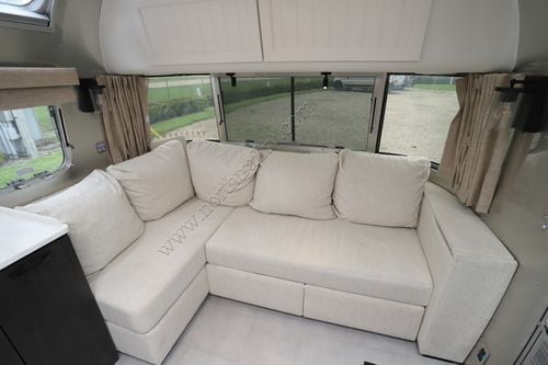 2025 Airstream Pottery Barn 28RB