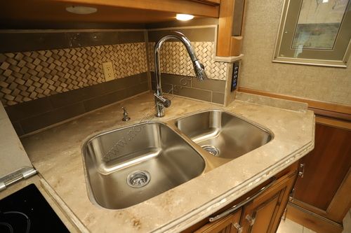 2018 Tiffin Motor Homes Phaeton 40QBH