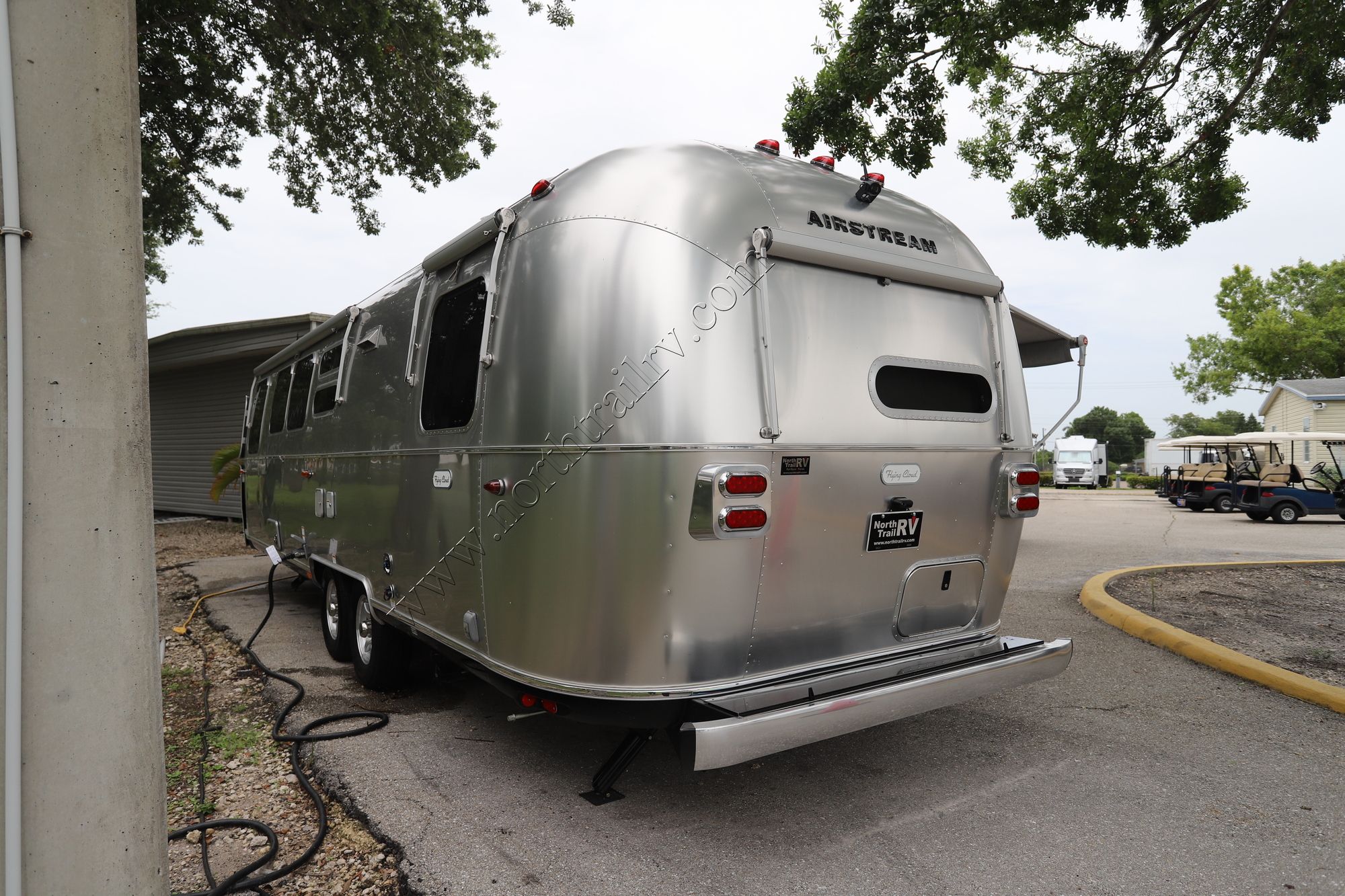 New 2025 Airstream Flying Cloud 30FB Travel Trailer  For Sale