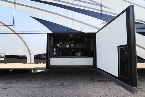 2022 Newmar Mountain Aire 4118