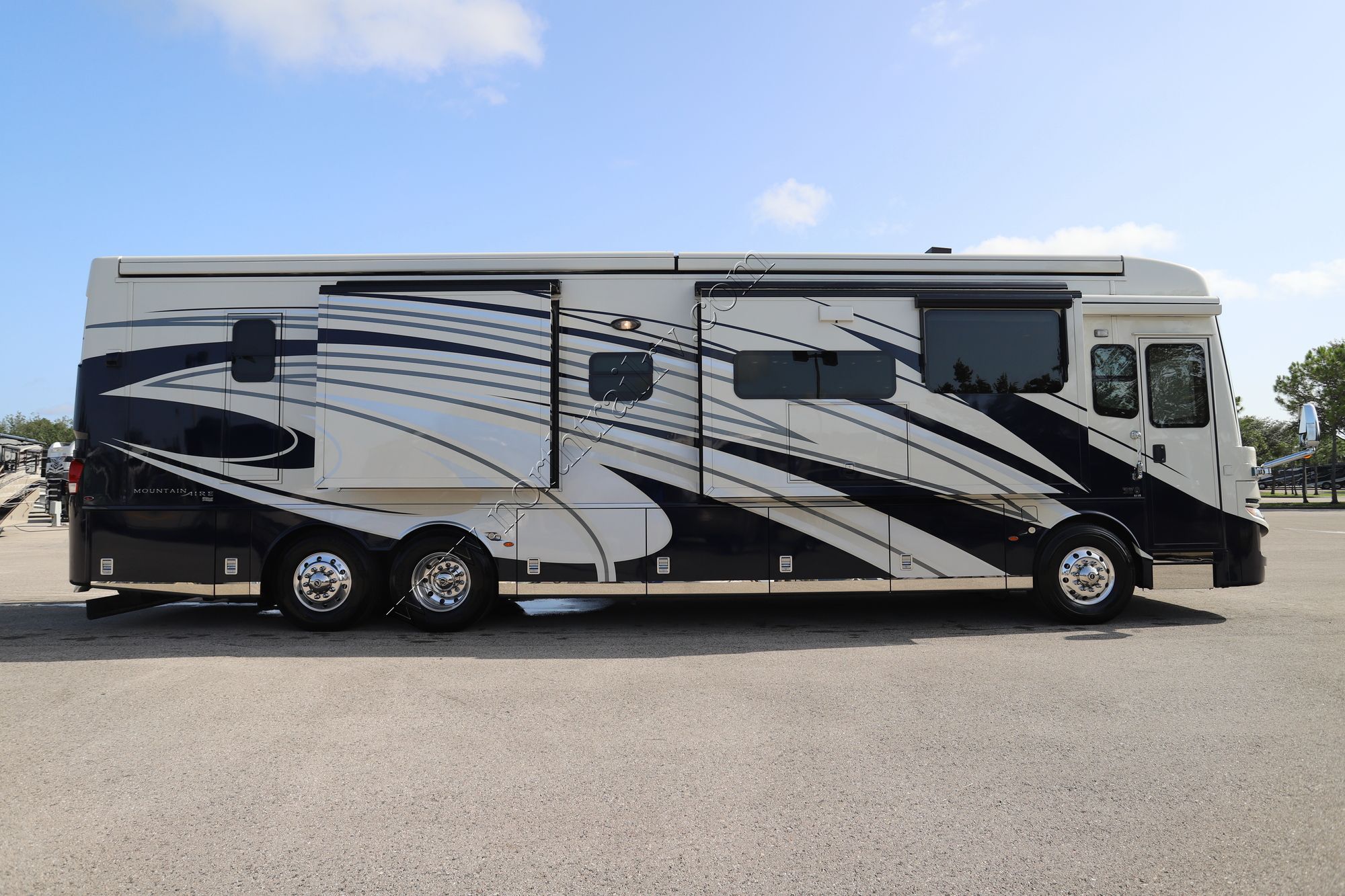 Used 2022 Newmar Mountain Aire 4118 Class A  For Sale