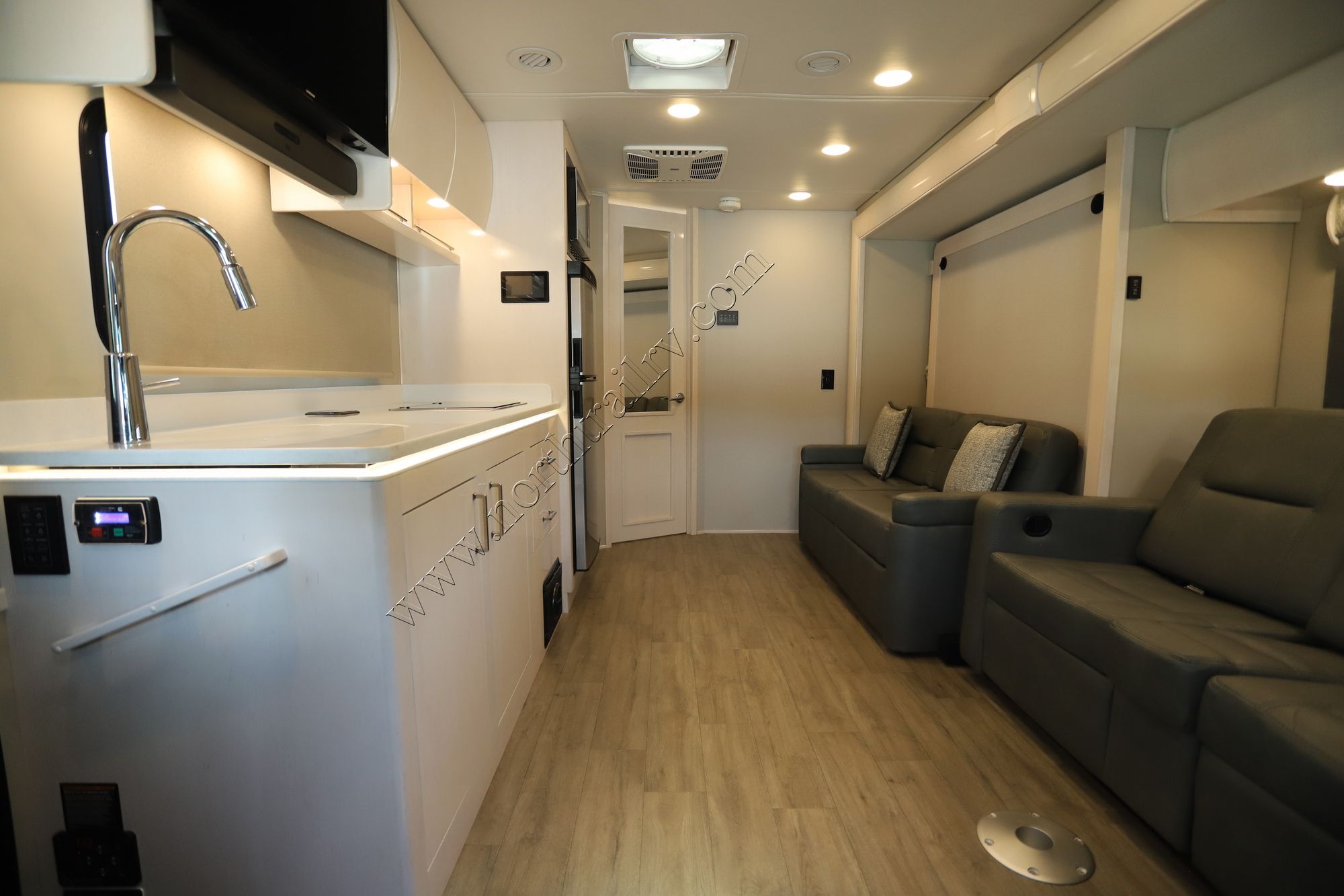 Used 2023 Renegade Rv Vienna 25VRML Class C  For Sale