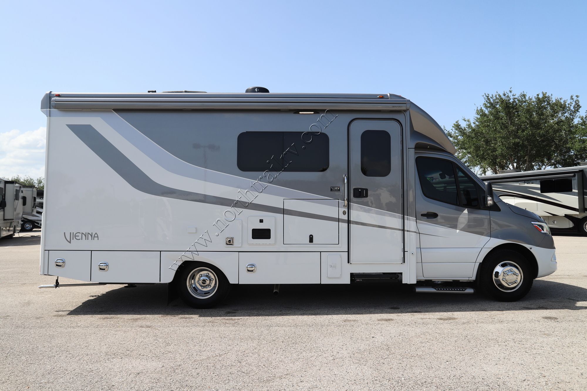 Used 2023 Renegade Rv Vienna 25VRML Class C  For Sale