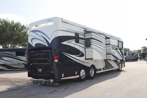 2022 Newmar Mountain Aire 4118