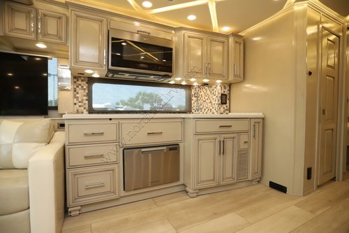 2022 Newmar Mountain Aire 4118