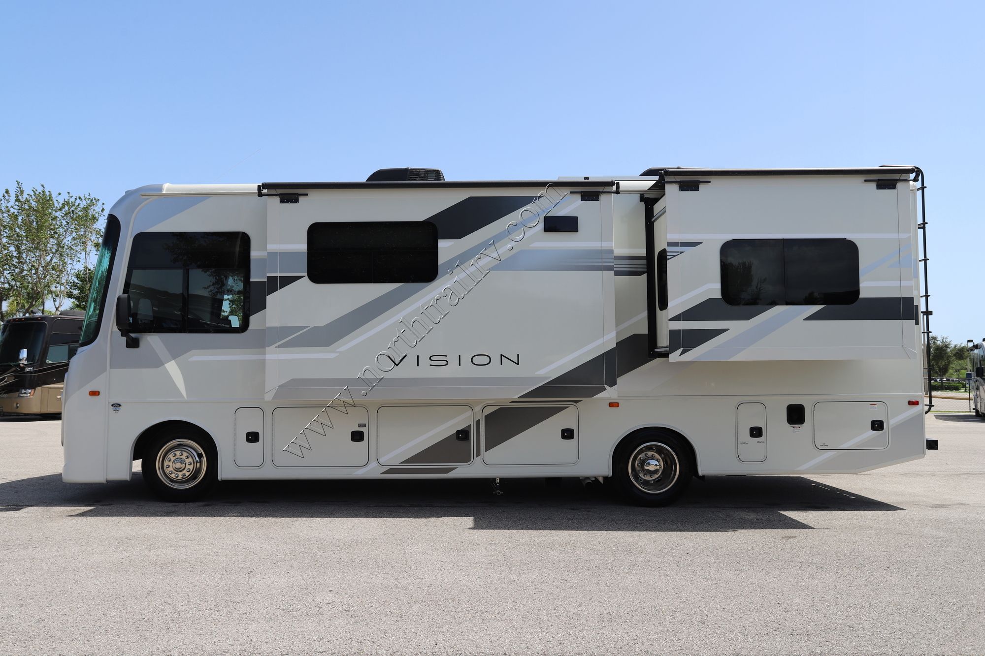 Used 2025 Entegra Vision 27A Class A  For Sale