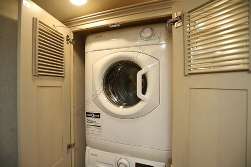 2022 Newmar Mountain Aire 4118
