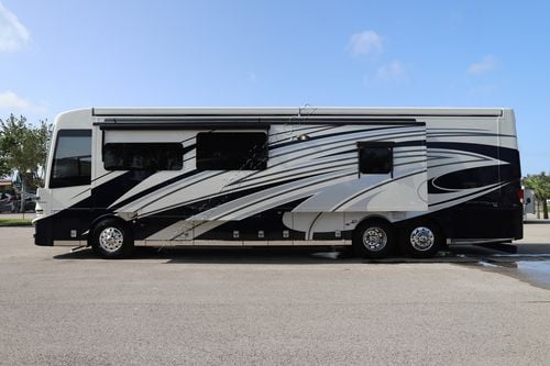 2022 Newmar Mountain Aire 4118