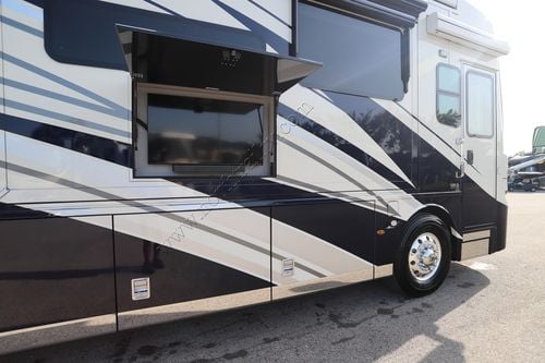 2022 Newmar Mountain Aire 4118