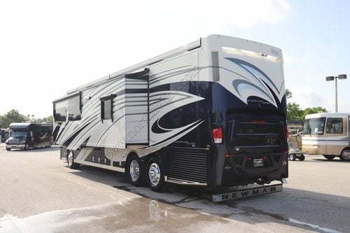 2022 Newmar Mountain Aire 4118