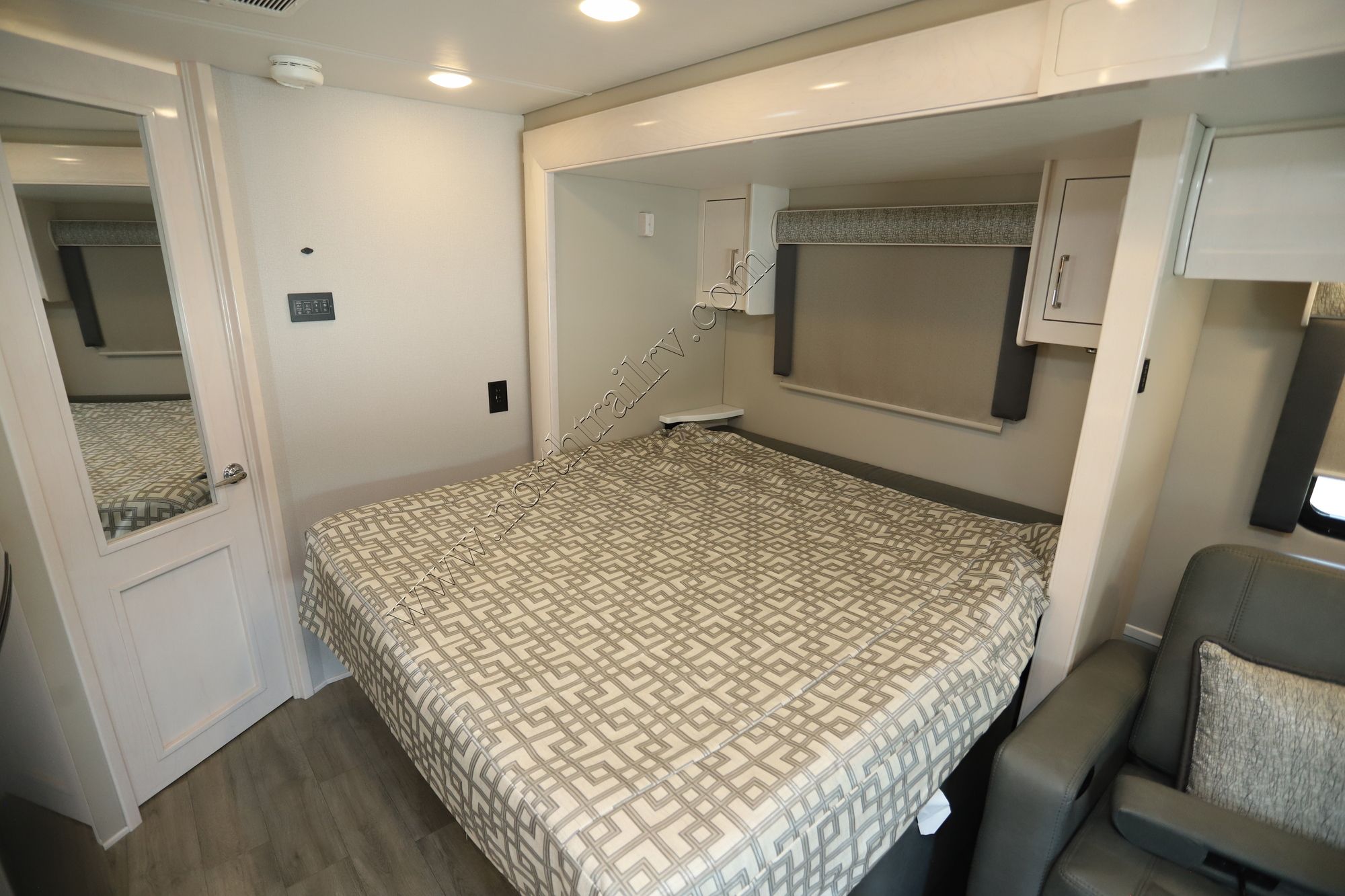 Used 2023 Renegade Rv Vienna 25VRML Class C  For Sale