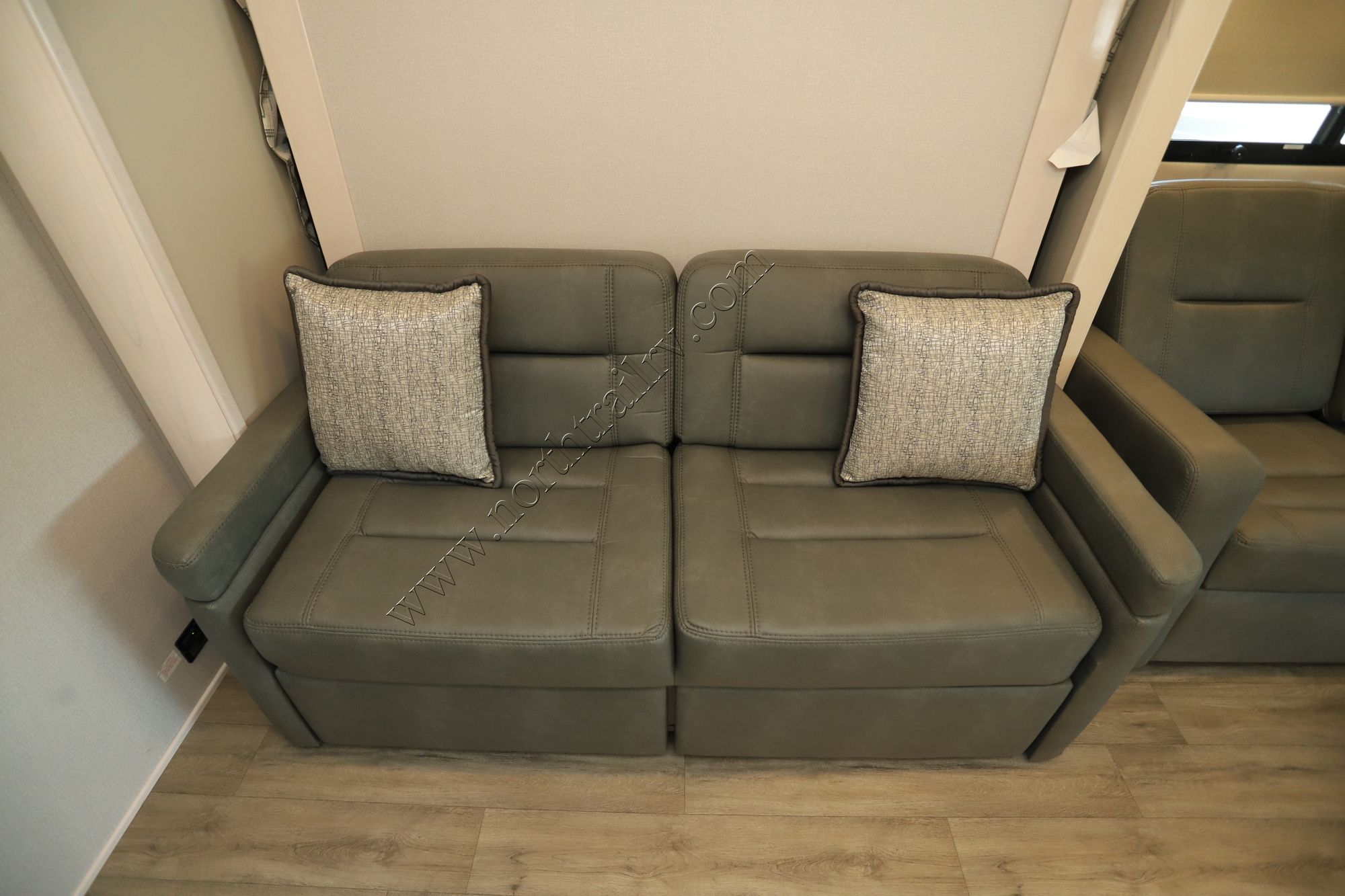 Used 2023 Renegade Rv Vienna 25VRML Class C  For Sale