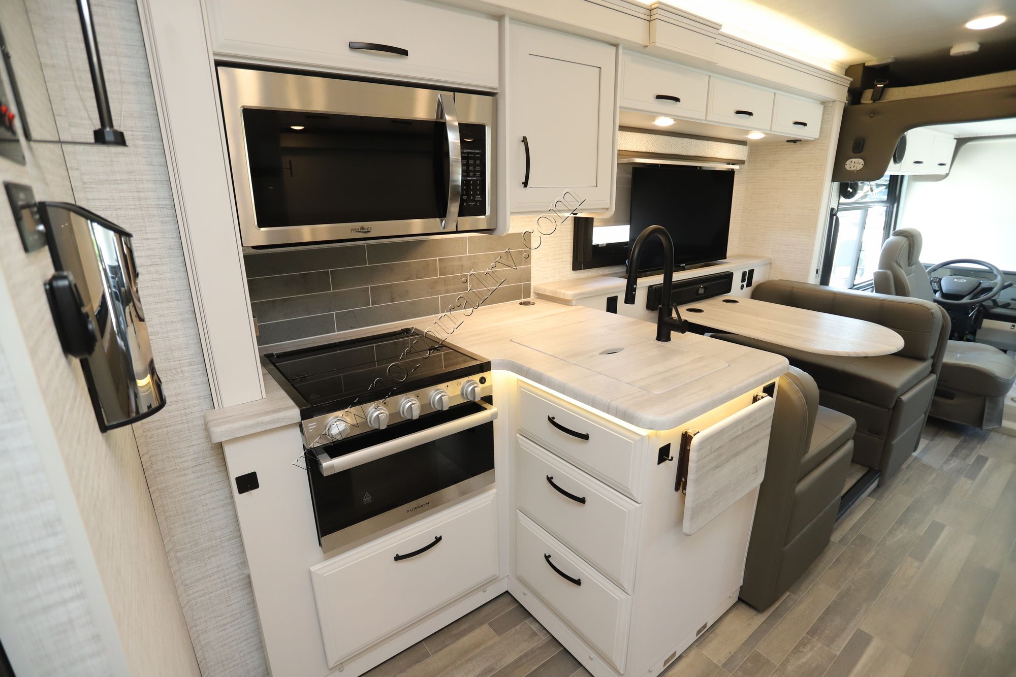 Used 2025 Entegra Vision 27A Class A  For Sale