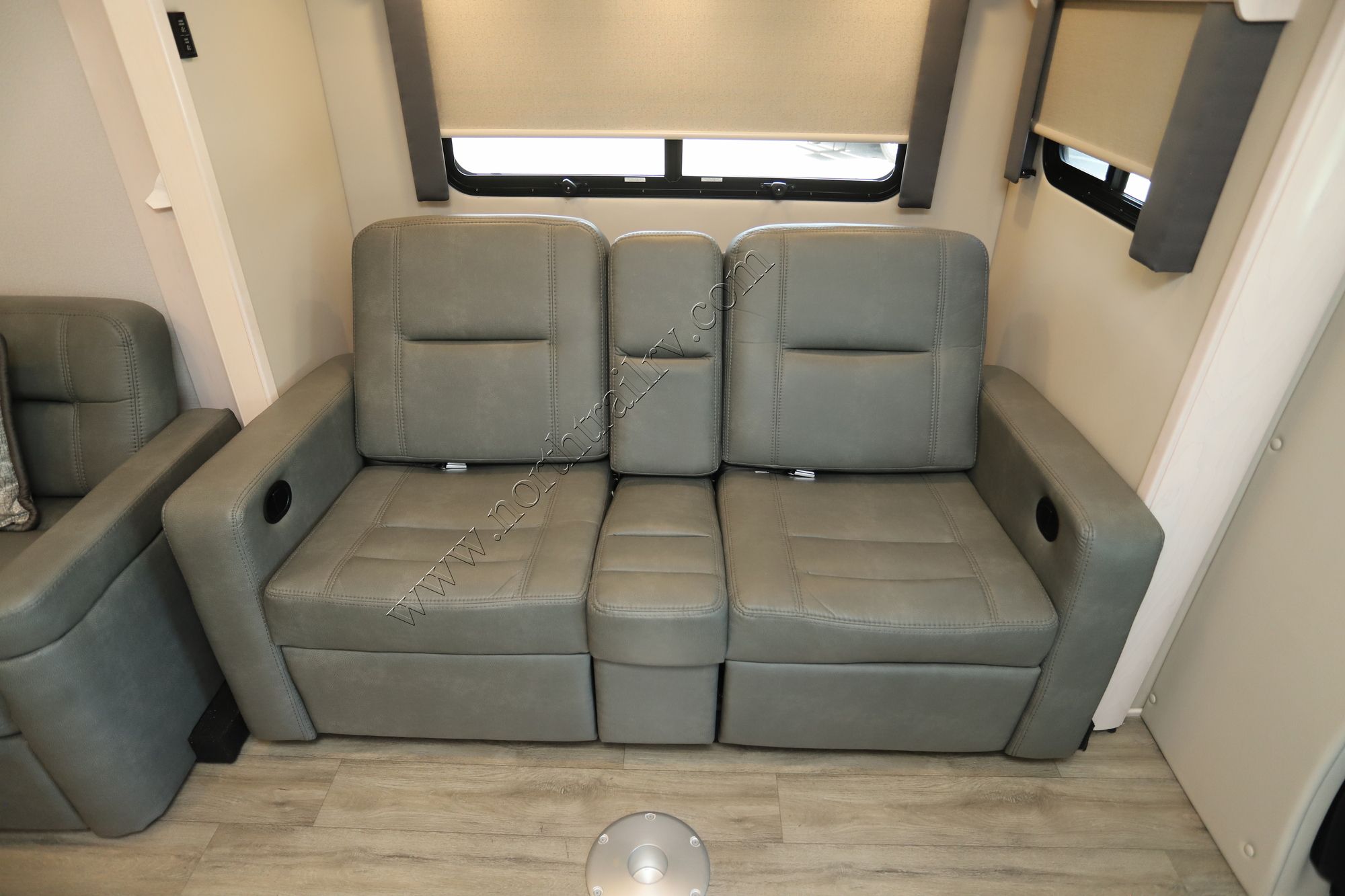 Used 2023 Renegade Rv Vienna 25VRML Class C  For Sale